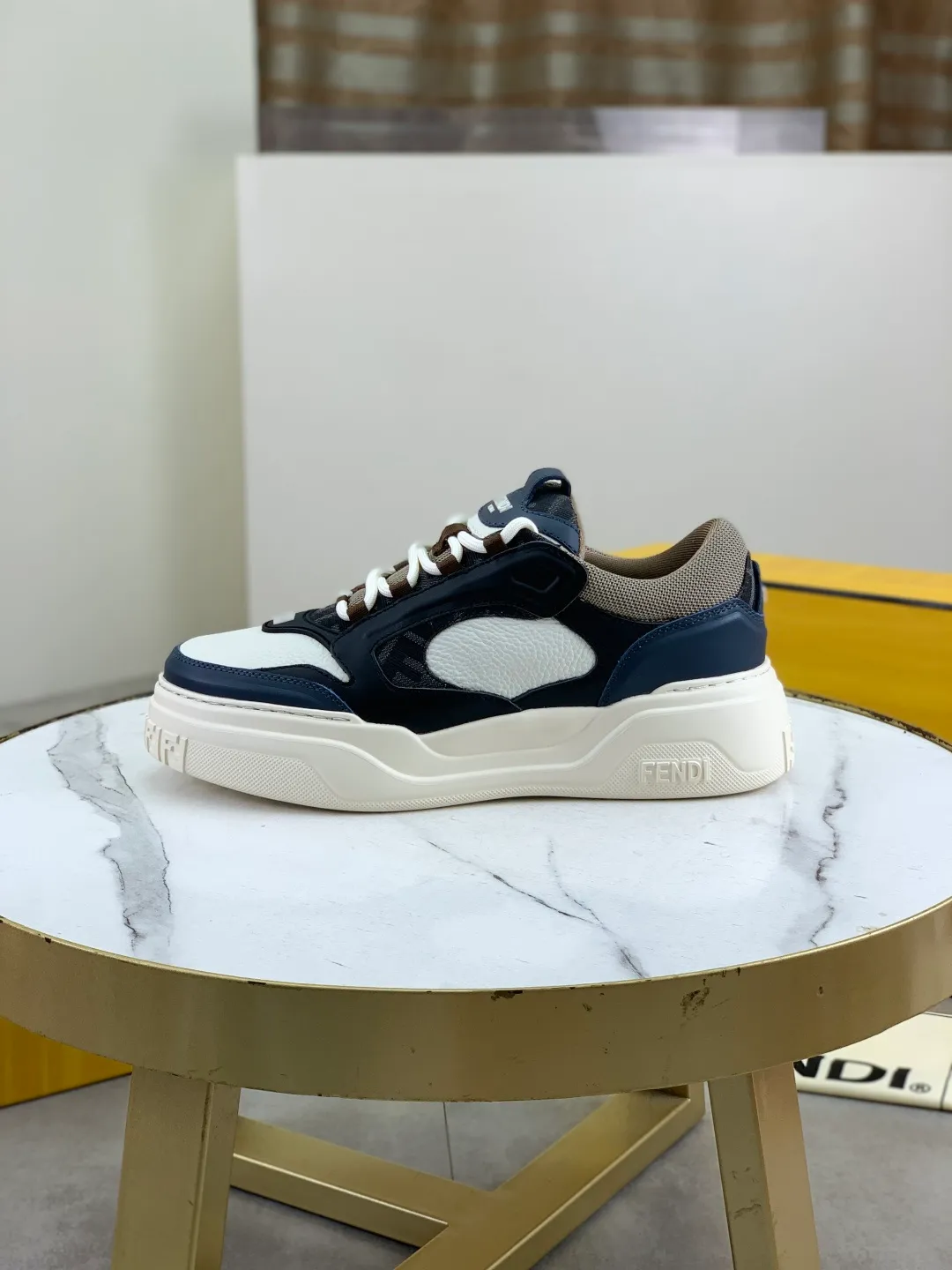 Men's men's shoes 💰P760 new style 💰💎💎💎 summer hot style [FENDI Fendi] top version 🆕New sneakers, wavy soles engraved with original words. Embossed Fendi Flow lettering on the heel. The upper is made of high-end calfskin and breathable materials. Original lining with tone-on-tone details decorated with innovative handcrafting techniques. Ultra-light and wear-resistant TPU and IP foam soles, overall lightweight and comfortable. Size:39-44 (38 45 can be customized)